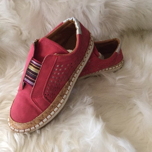 Women Casual Slip On Hollow-Out Sneakers - Picture 4 of 15